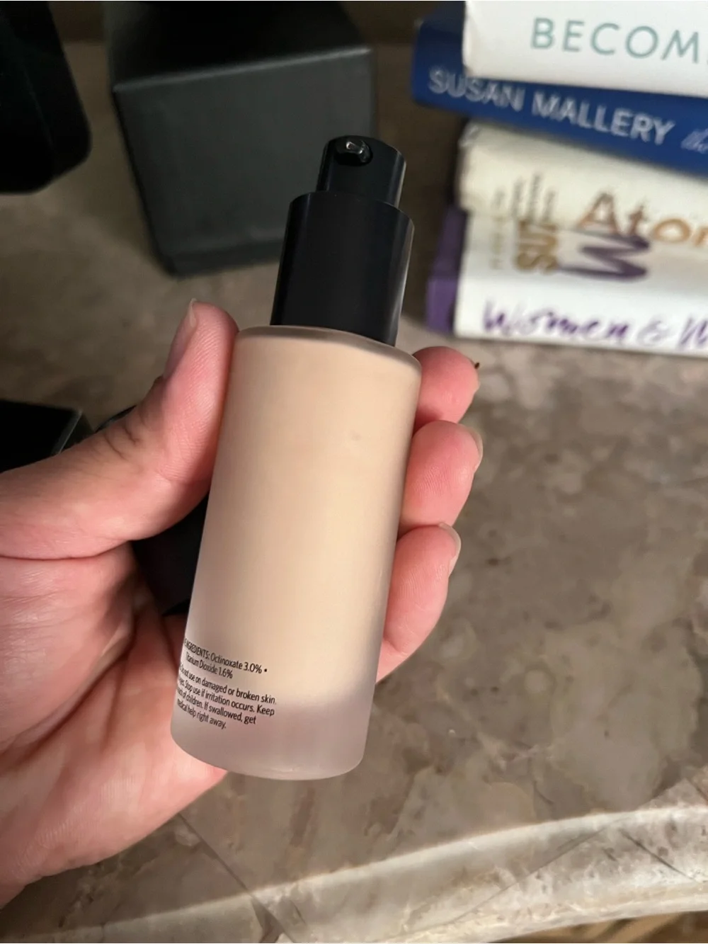 Bobbi Brown Weightless Skin Foundation SPF 15 - Neutral Sand (N-030)
